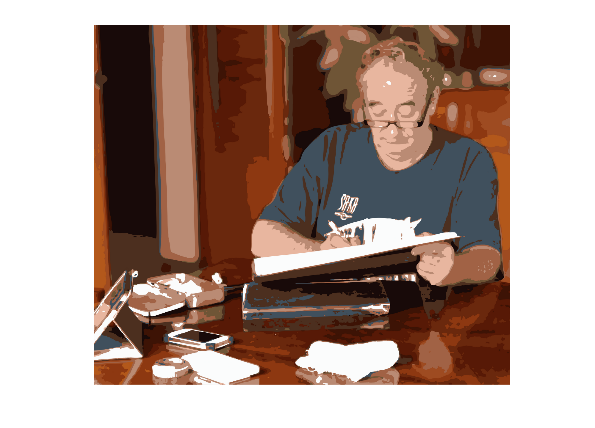 Illustration stylisée d’un dessinateur assis à une table, en train de dessiner sur un grand carnet, entouré de matériel de dessin et d’appareils numériques.